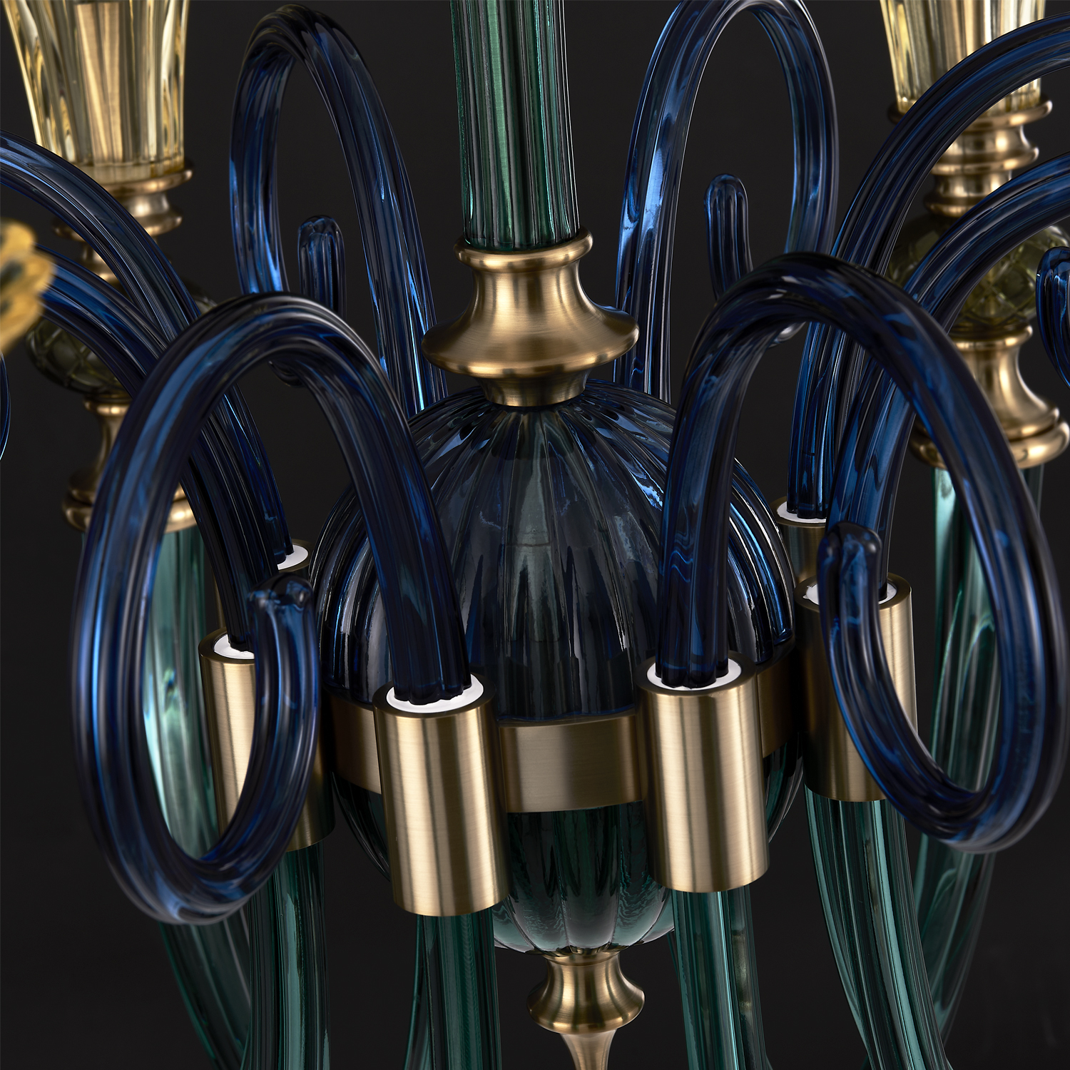 Tinta 8 Light Chandelier - Image 3