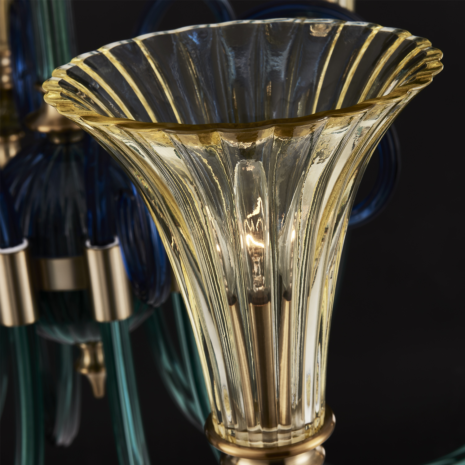 Tinta 8 Light Chandelier - Image 4
