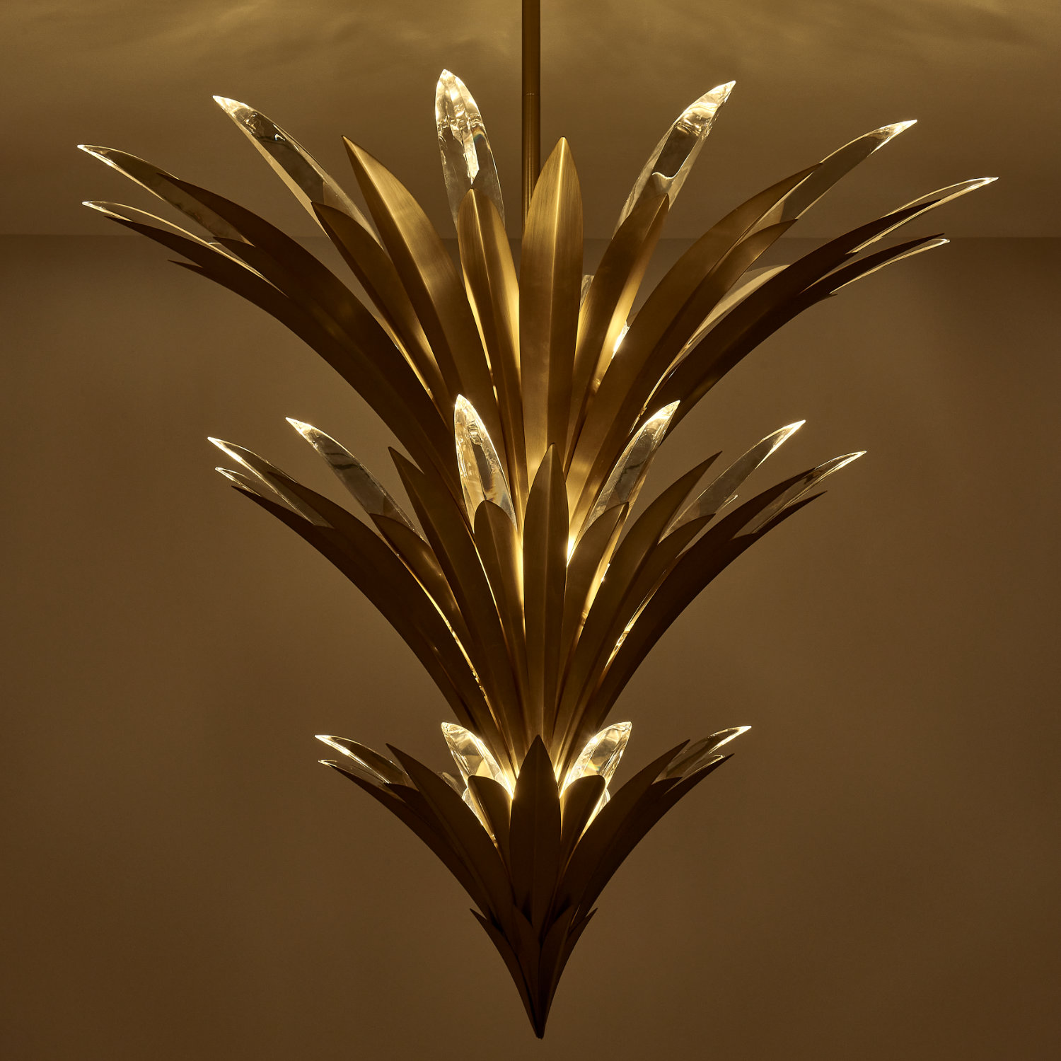 Roche 3-Tier Pendant - Image 2