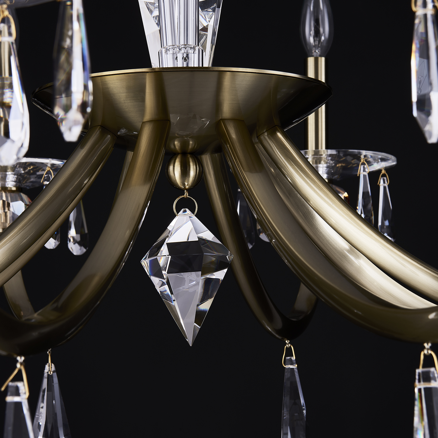 Passo 8 Lt Cham Gld Chandelier - Image 3