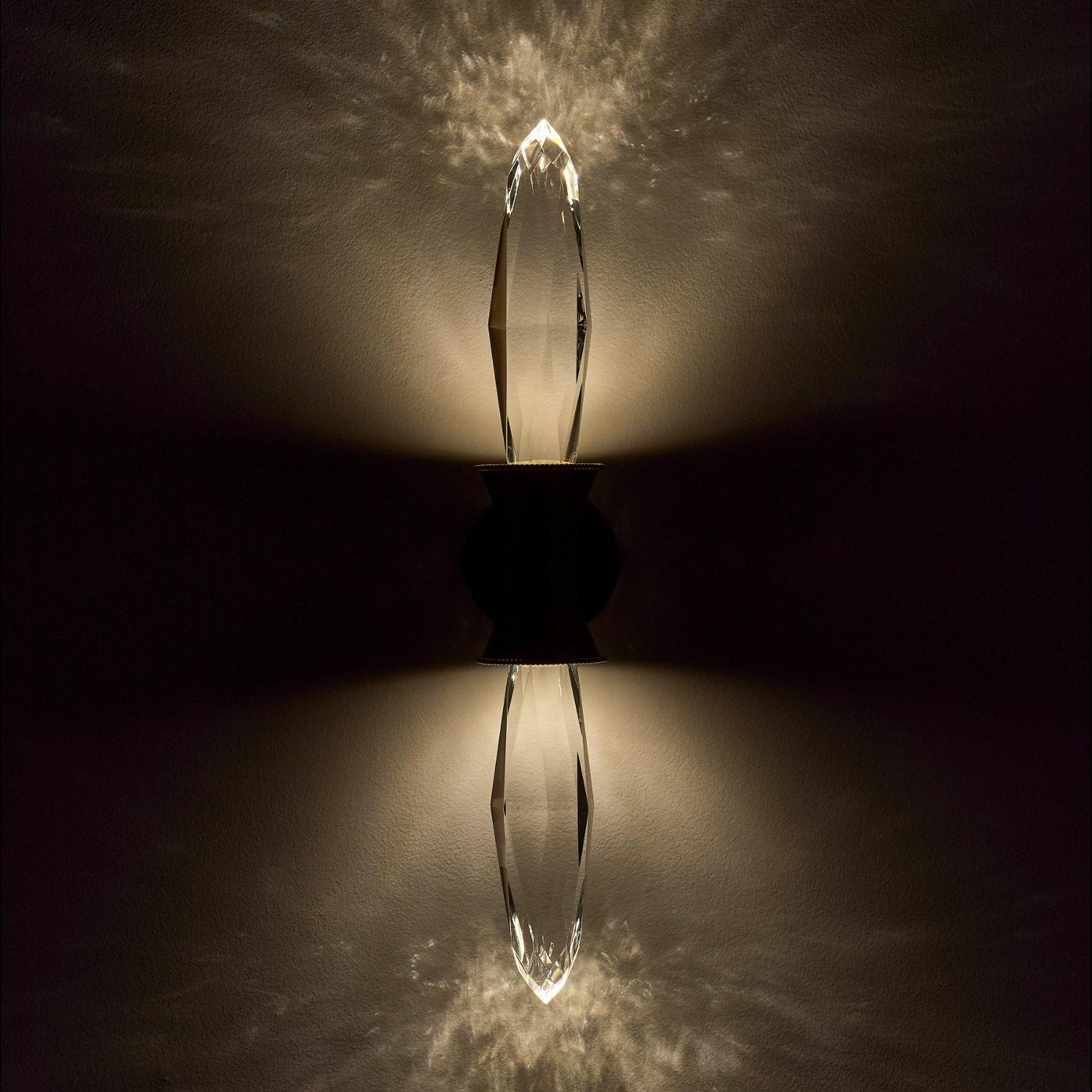 Mostra Led Brass Wall Sconce - Image 3