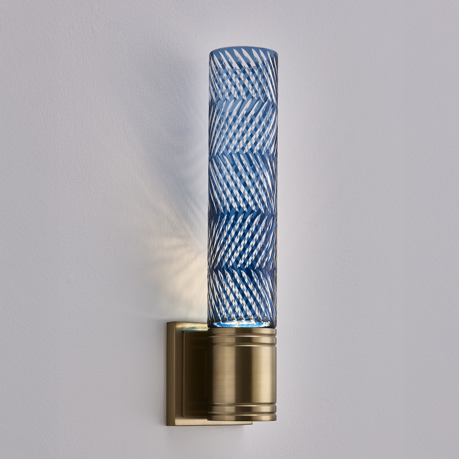 Kiriko 16.25-in (6-watt) LED Winter Brass Wall Sconce - Image 2