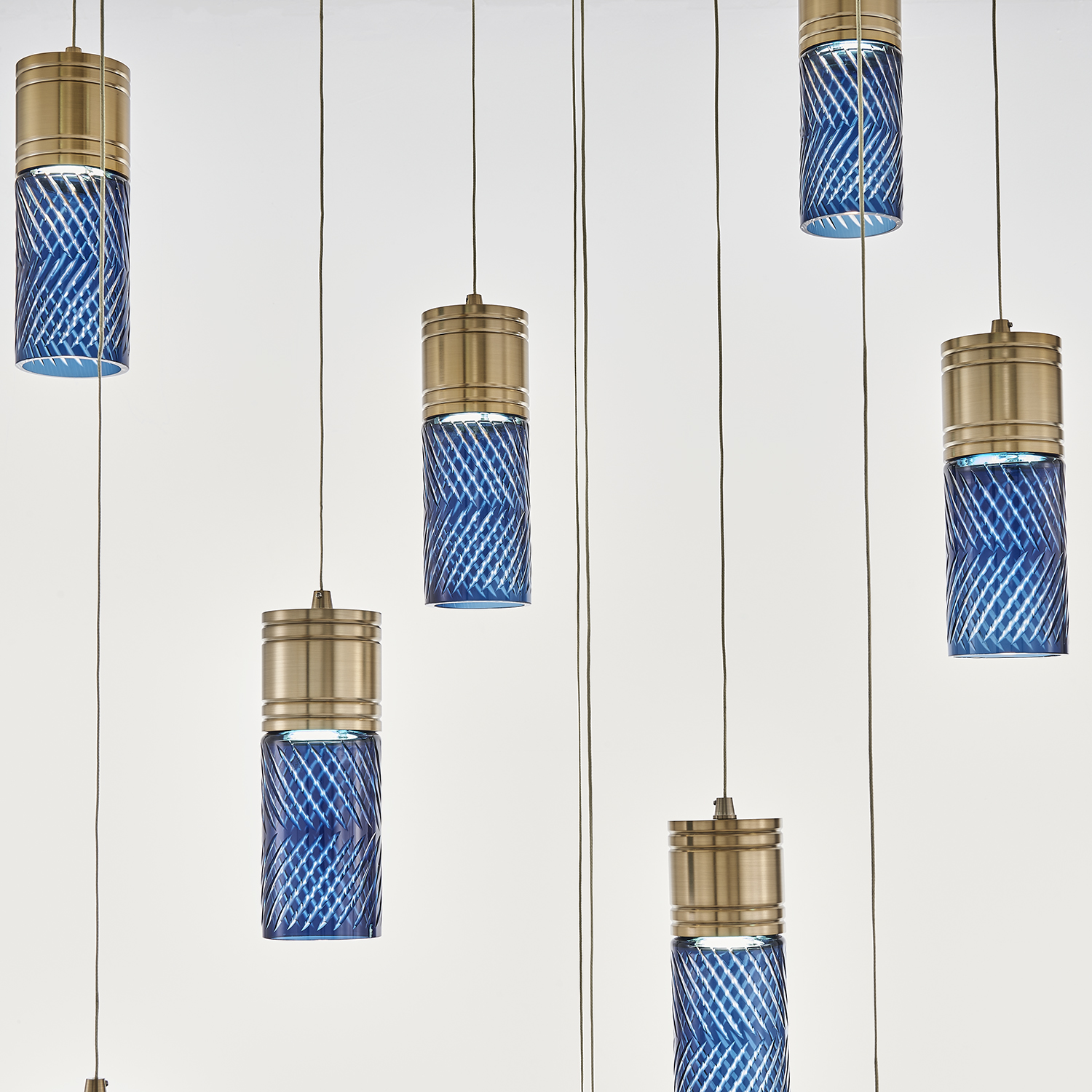 Kiriko 30-in (72-watt) LED Winter Brass Chandelier - Image 6