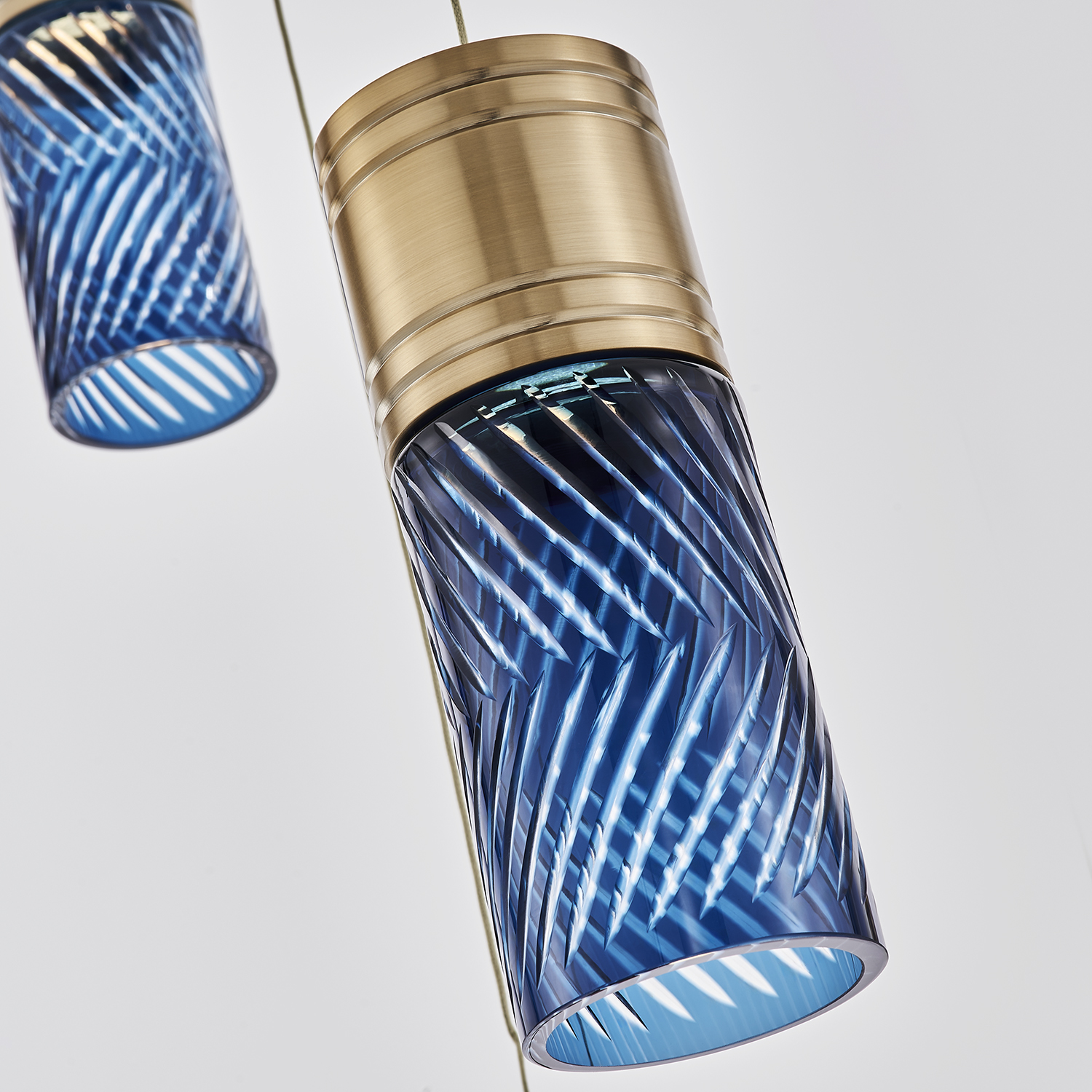 Kiriko 30-in (72-watt) LED Winter Brass Chandelier - Image 7