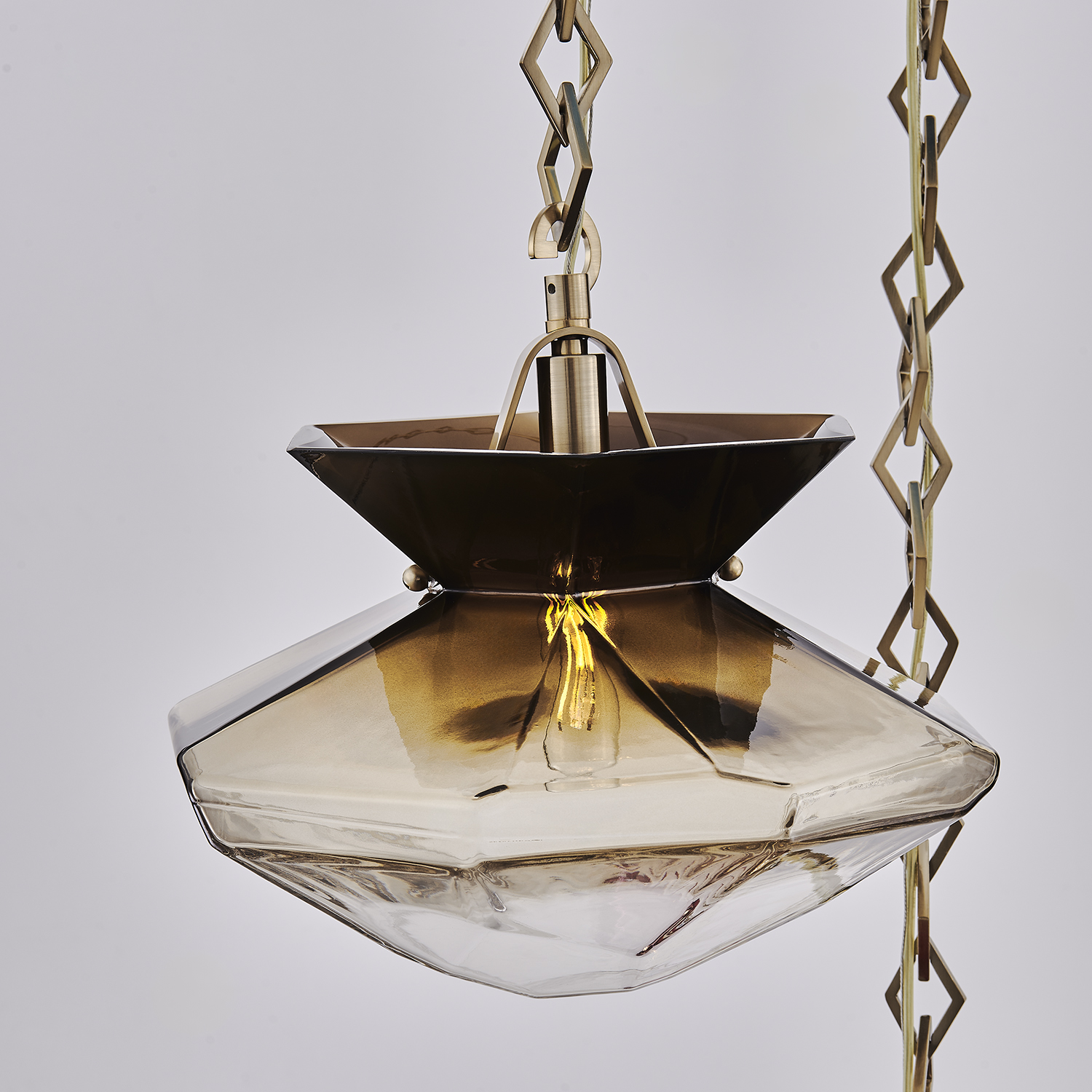Bolsa 21.25-in 3 Light (40-watt) Winter Brass Chandelier - Image 7