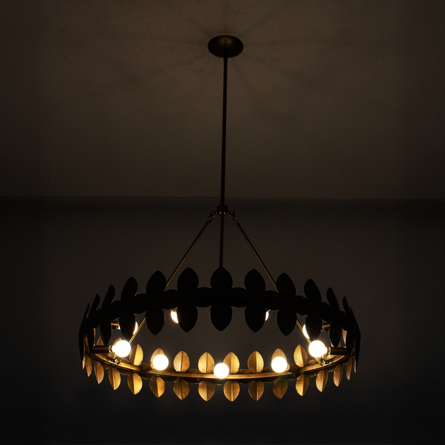 Vittoria 34-in 9 Light (40-watt) Pearlized Antique Brass Chandelier - Image 5