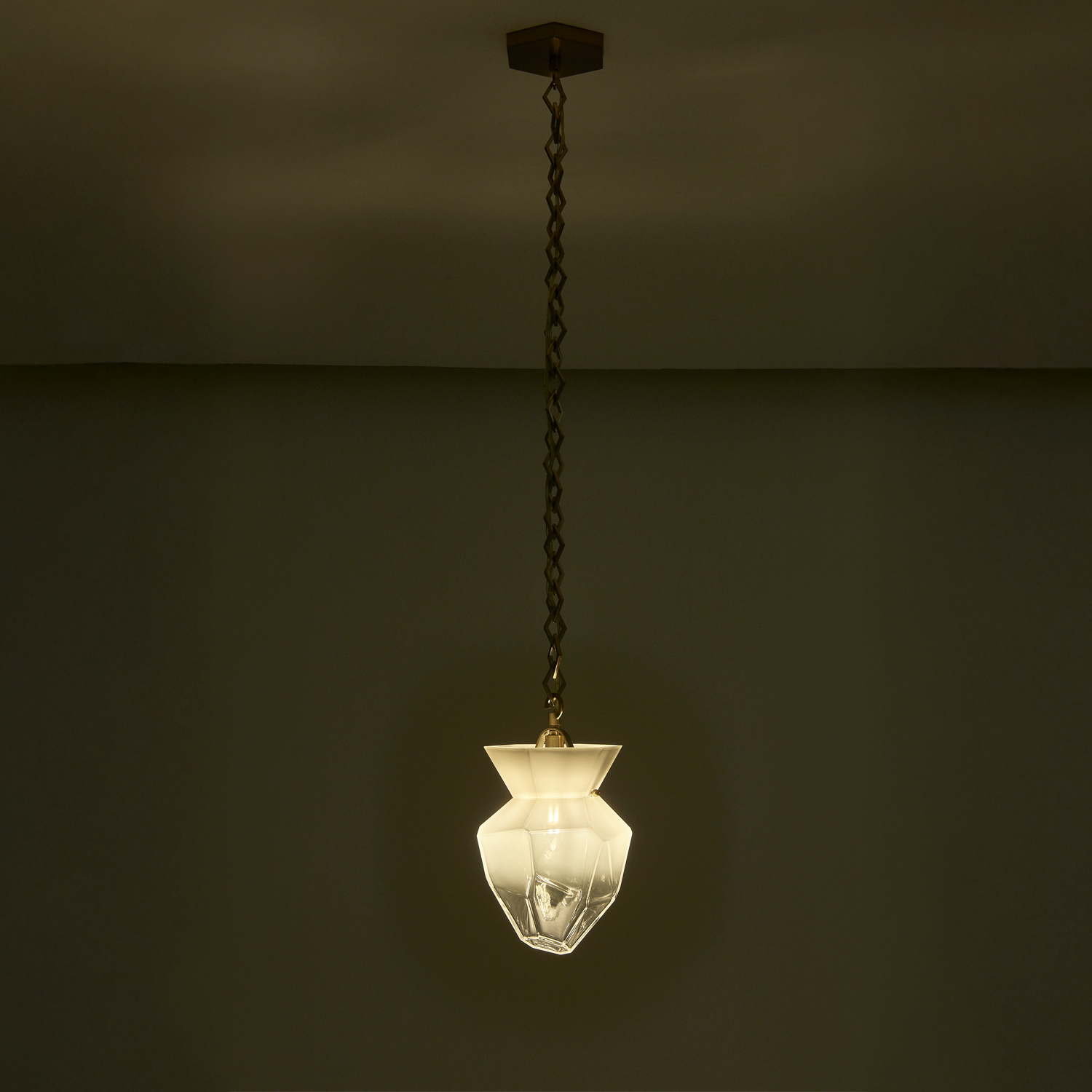 Bolsa 8-in 1 Light (40-watt) Winter Brass Pendant - Image 10